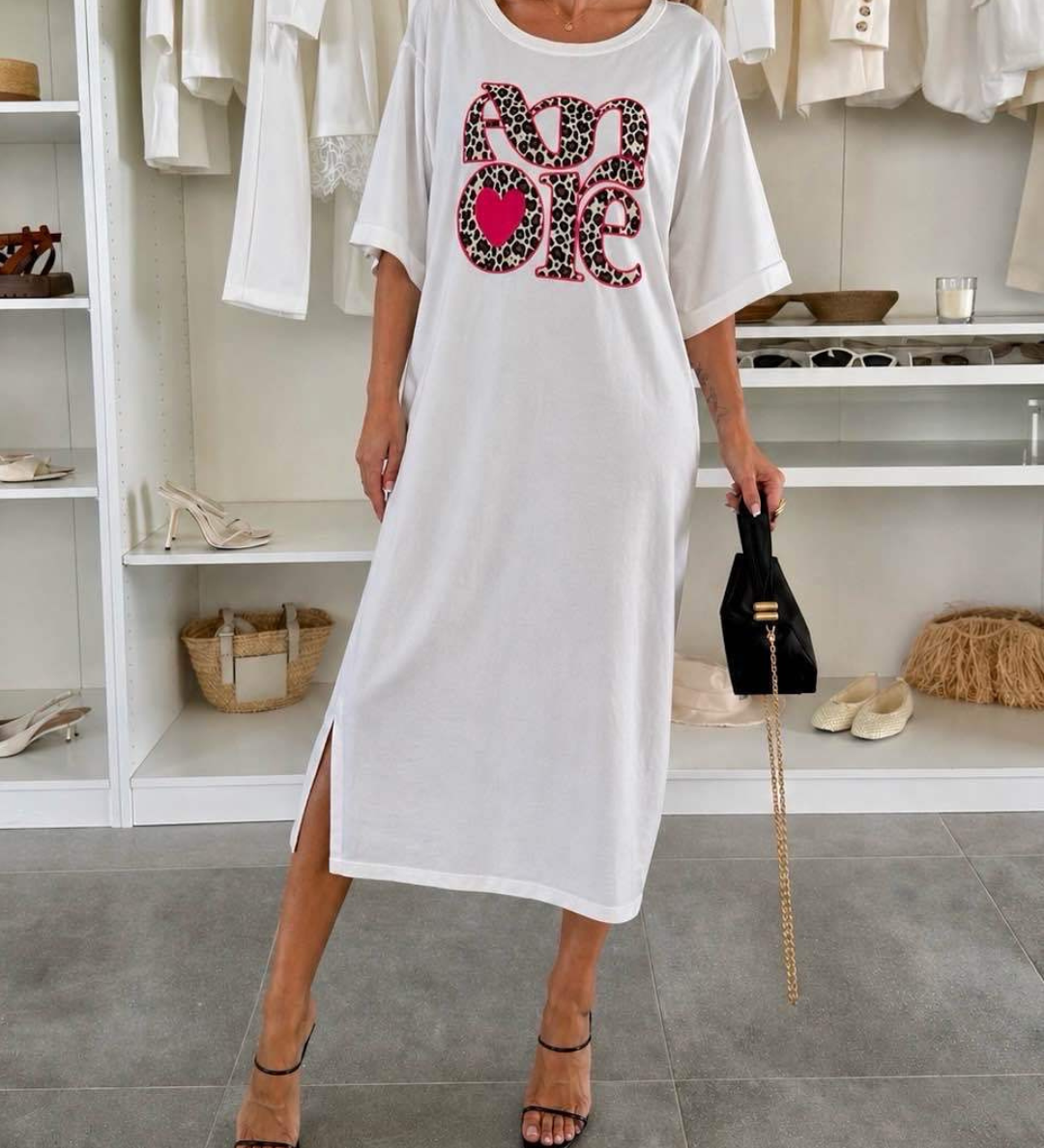 Amore T-shirt Dress